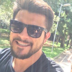 Meet your Posher, Carlos